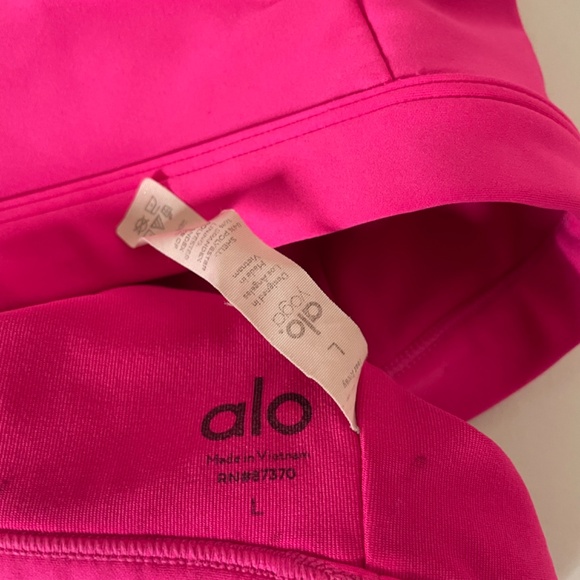 Alo Yoga Airlift Intrigue Sports Bra in Pink Crush Size Large, Cross Back - Picture 10 of 10